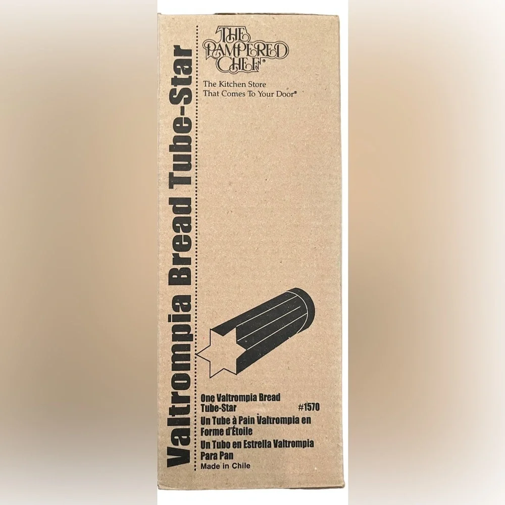New in box pampered chef Valtrompia bread tube star #1570